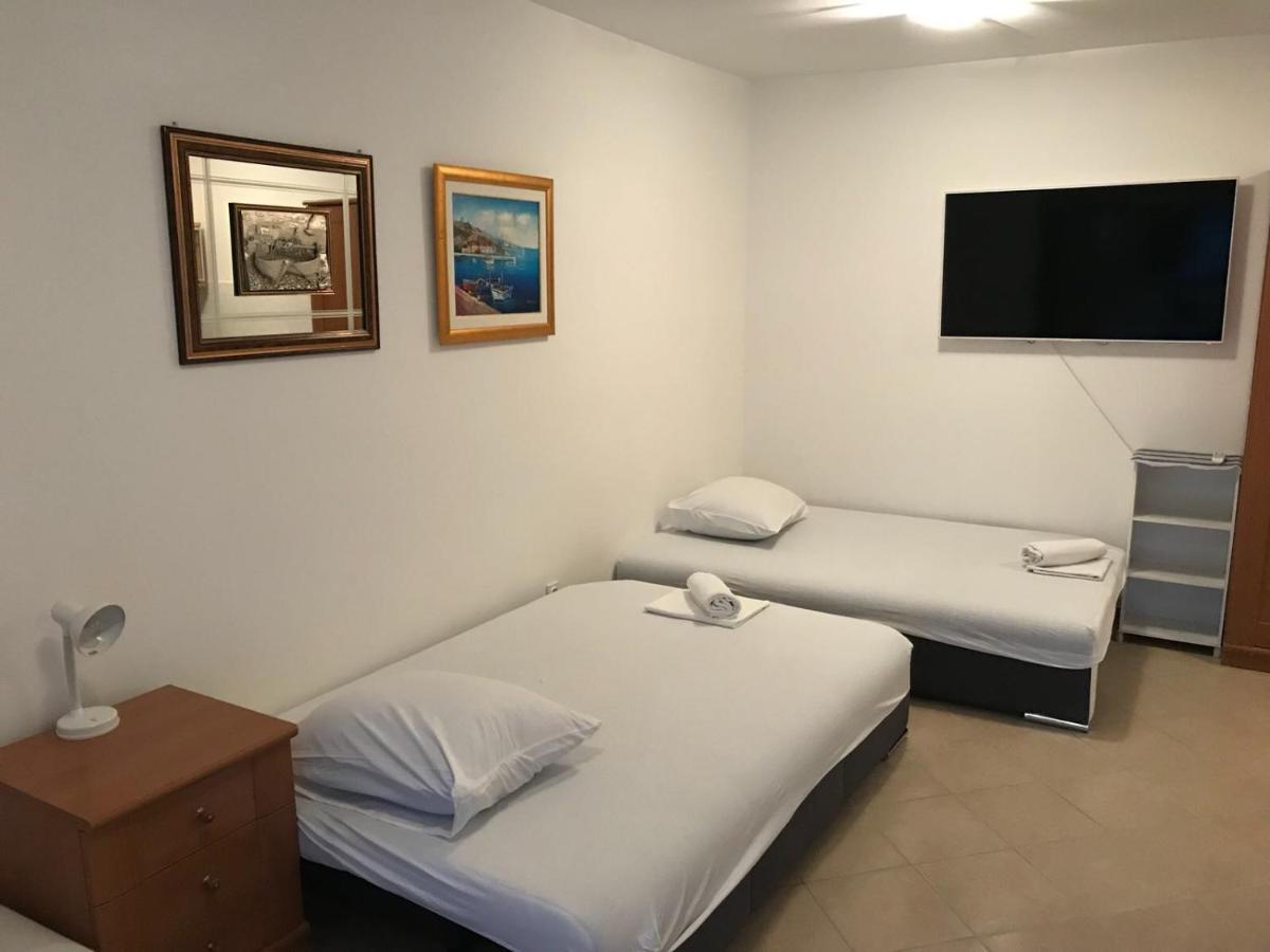 Jurisic Apartments โนวาลยา ภายนอก รูปภาพ